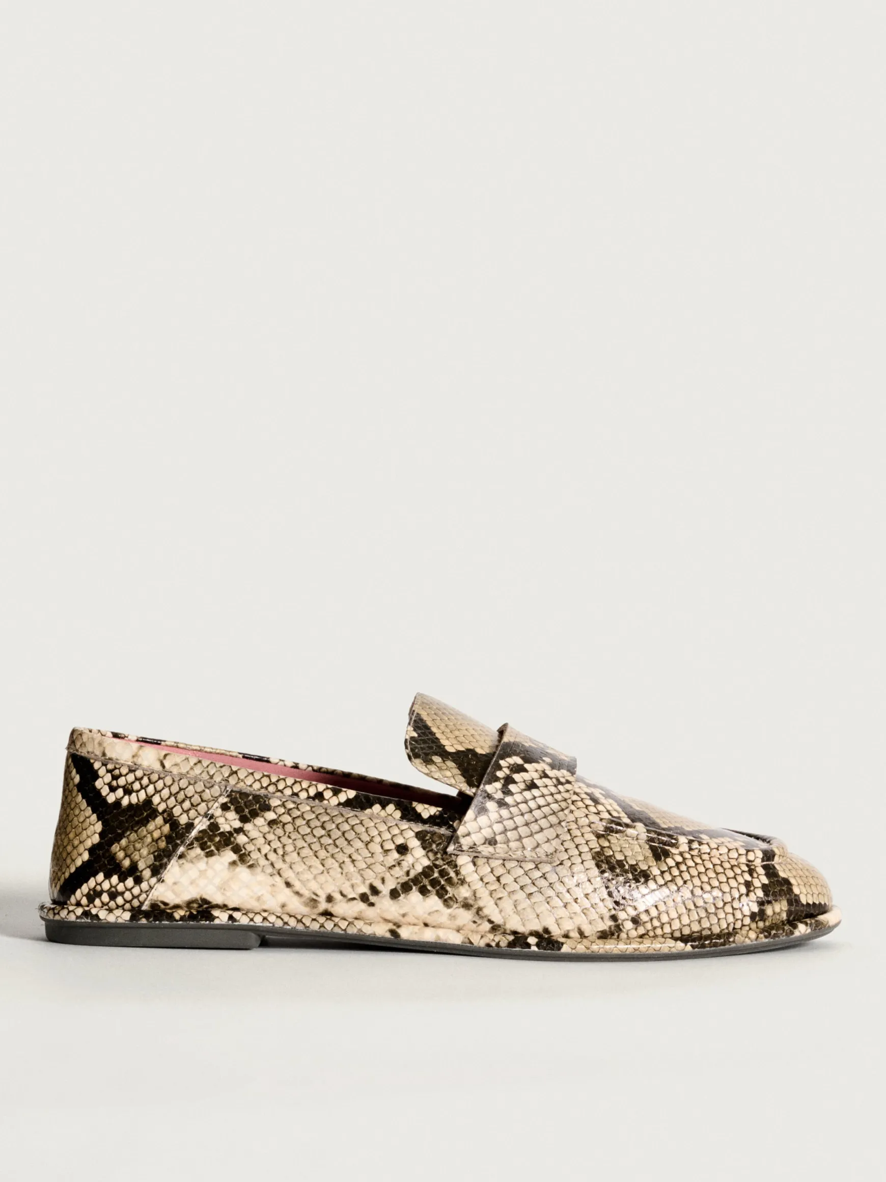 APOLLO BEIGE LOAFER