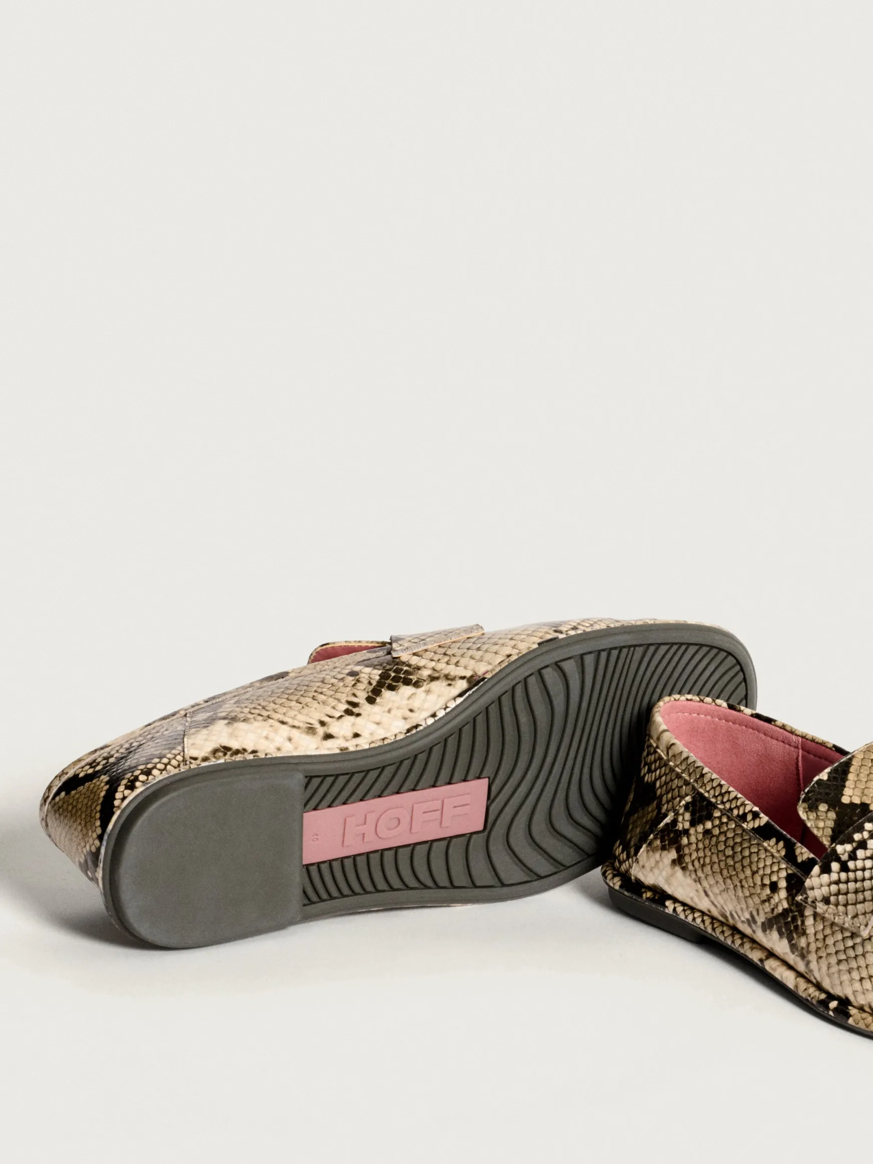 APOLLO BEIGE LOAFER